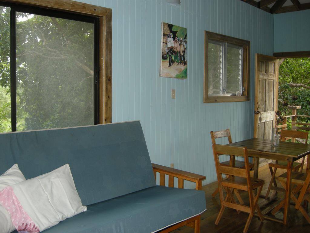 Apartments Chez Milady Útila Habitación foto